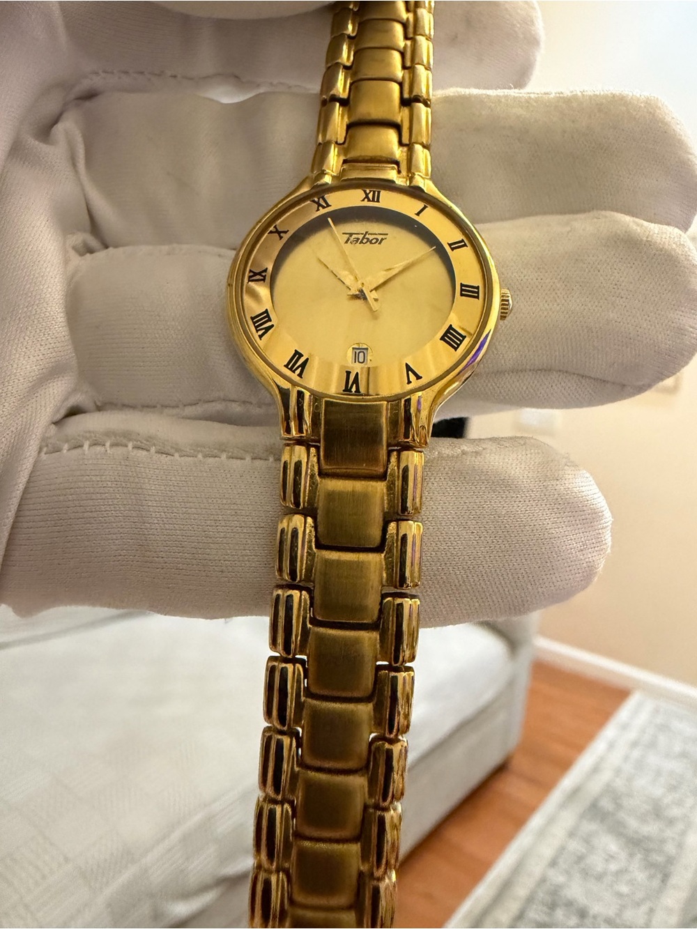 Vintage Tabor 26mm Ladies Gold Tone Watch Roman Numeral Bezel Date Quartz